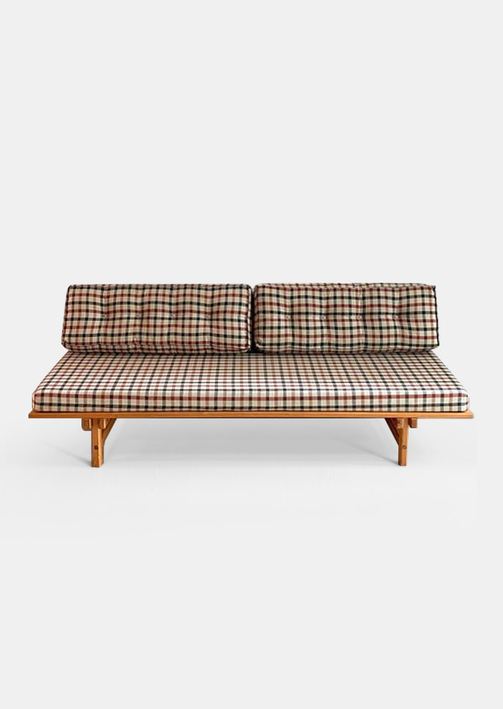 100033. 70&#039;s danish oak daybed sofa