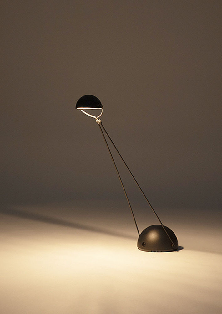 100329. Meridiana lamp by Paolo Piva 1980s