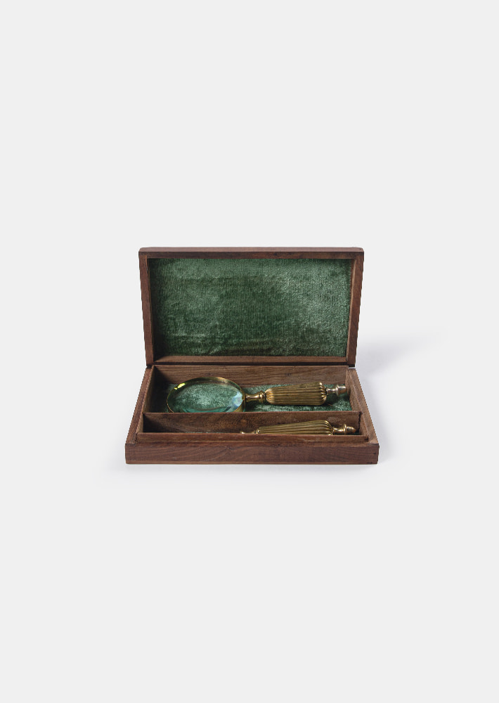 100385. Vintage Magnifying Glass set