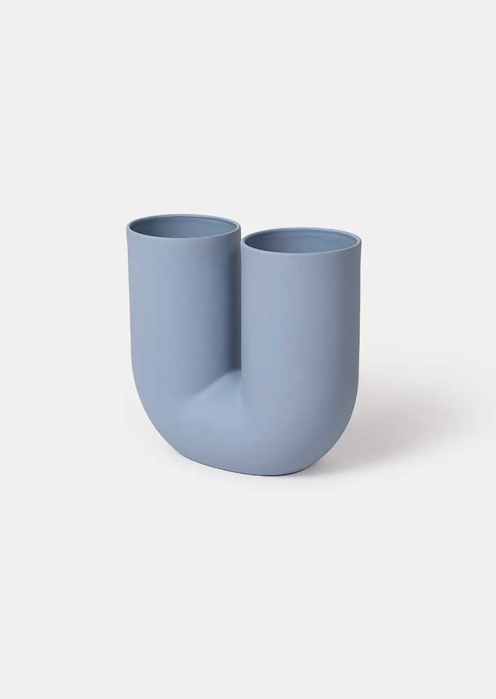 100338. MUUTO Kink Vase Light Blue