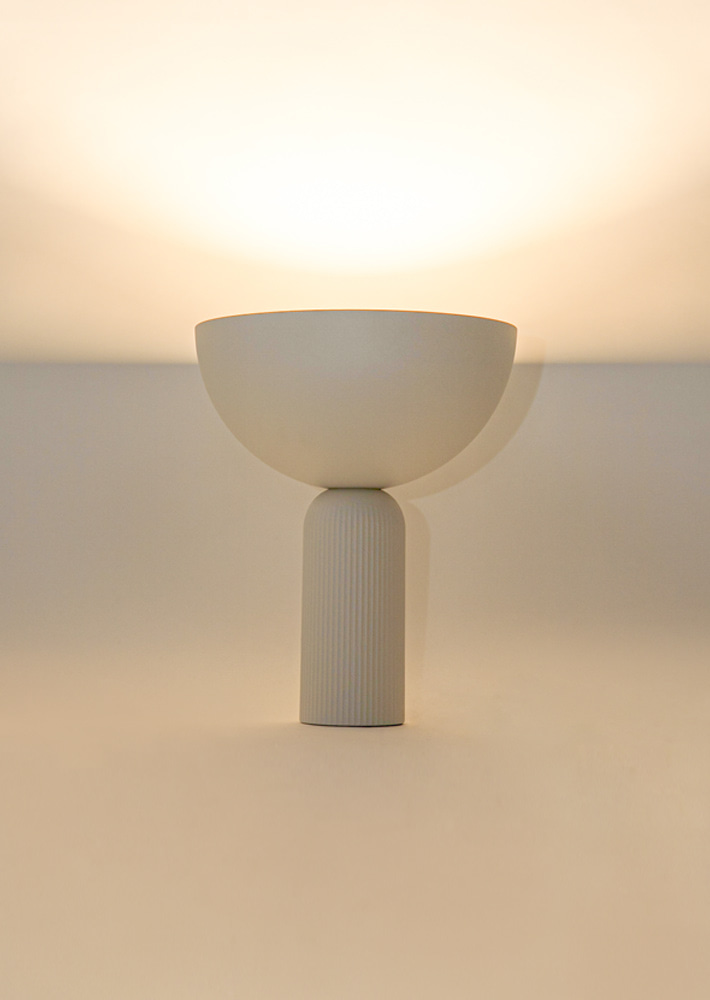100353. Wave Table Lamp